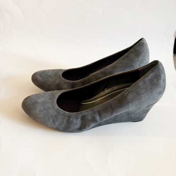 Vionic Camden Gray Suede Wedges Size 11 - Picture 6 of 7